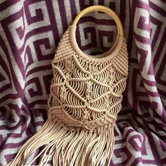 Unique Mauve Pink Macrame Boho Tassel Loop Handle Handbag - Picture 1 of 9